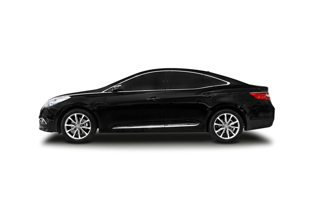 بررسی هیوندای آزرا ۲۰۱۶ (2016 Hyundai Azera Limited)